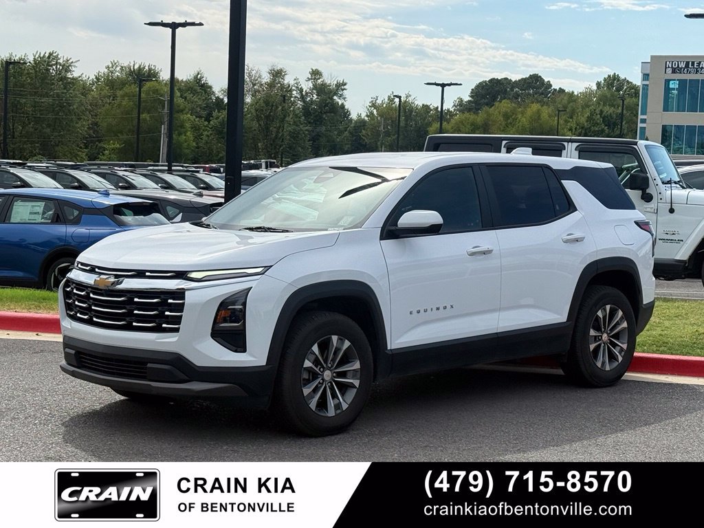 Used 2025 Chevrolet Equinox LT AWD/4WD image 3