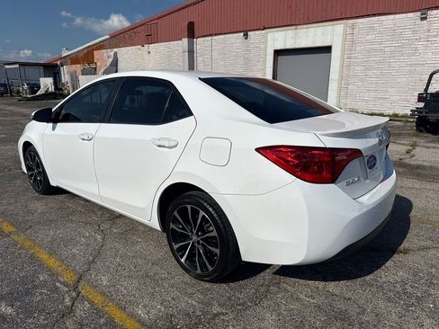 Used 2019 Toyota Corolla SE FWD image 2