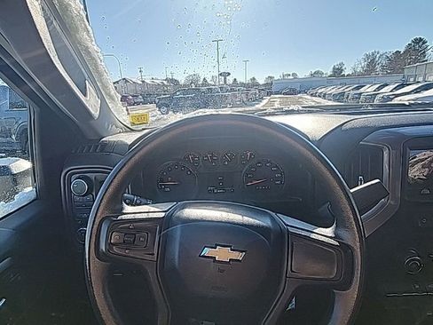 Used 2021 Chevrolet Silverado 2500 Custom w/ Custom Value Package image 2