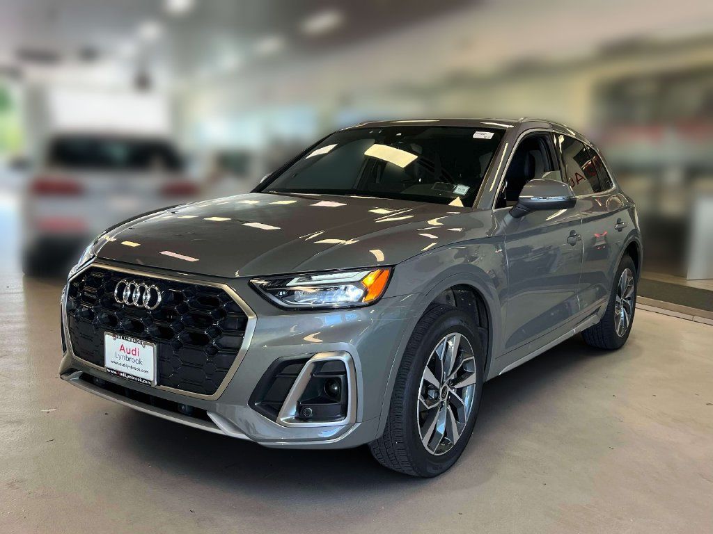 Used 2023 Audi Q5 2.0T Premium Plus w/ Premium Plus Package AWD/4WD image 3
