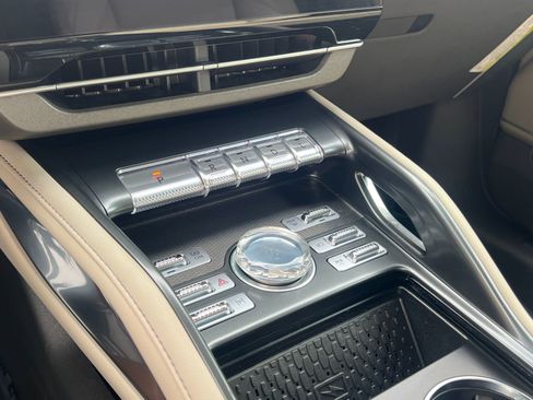 Used 2024 Lincoln Nautilus Premier w/ Equipment Group 102A image 35