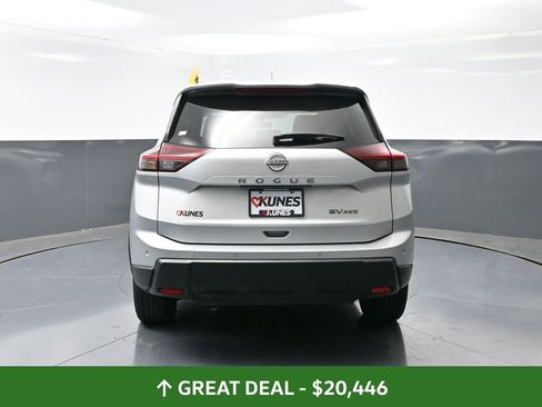 Used 2024 Nissan Rogue SV image 13