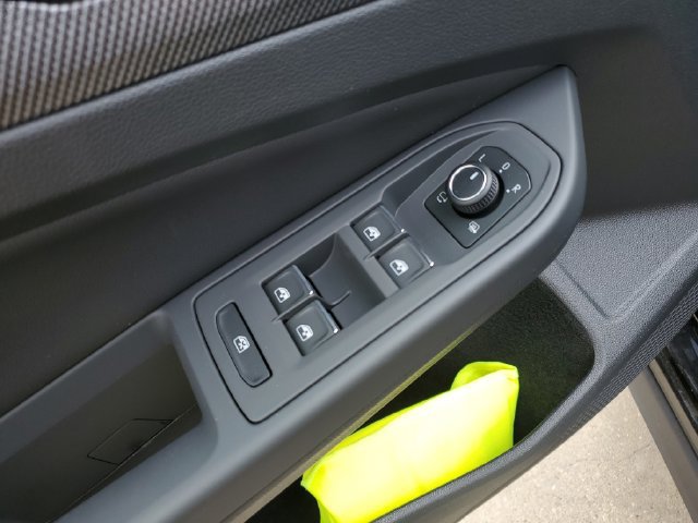 New 2026 Volkswagen GTI SE FWD image 20
