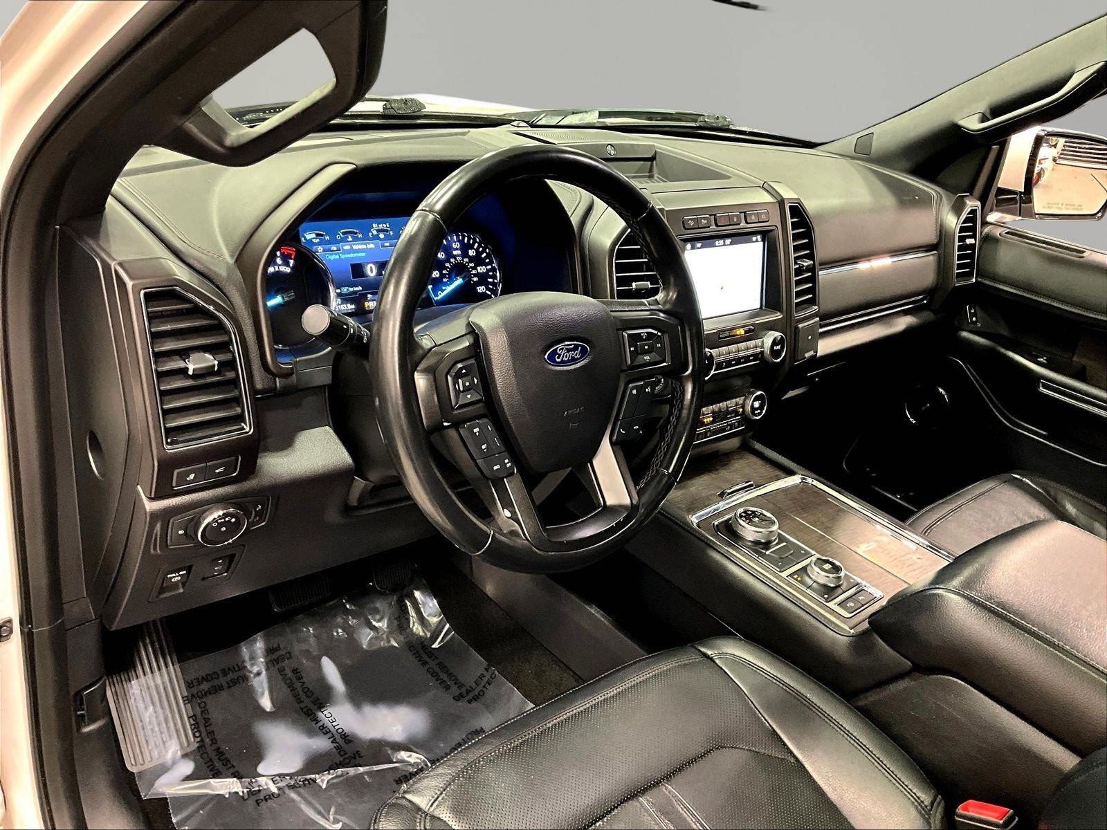 Used 2019 Ford Expedition Limited w/ Equipment Group 302A AWD/4WD image 17