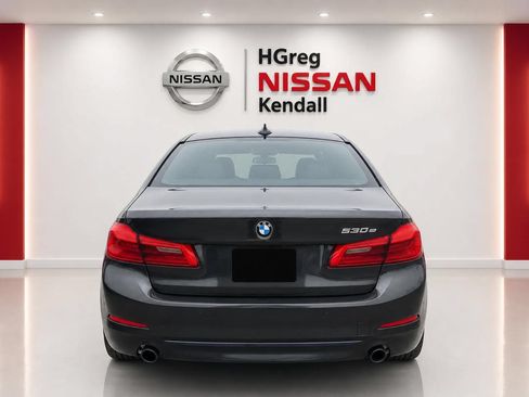 Used 2018 BMW 530e w/ Premium Package 2 RWD image 6
