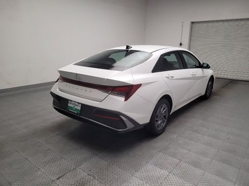 Used 2024 Hyundai Elantra SEL FWD image 9