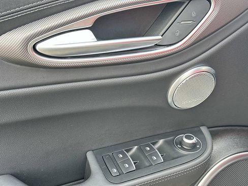 Used 2022 Alfa Romeo Giulia Veloce image 17