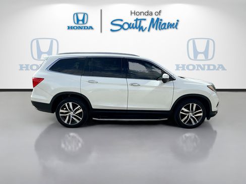 Certified 2018 Honda Pilot Touring image 8