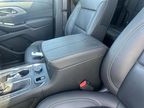 Used 2023 Chevrolet Traverse LT w/ LT Premium Package image 21