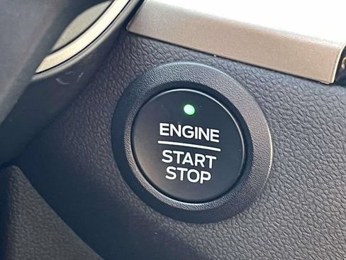 Certified 2022 Ford Escape SE w/ SE Sport Appearance Package FWD image 33