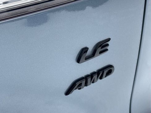 Used 2023 Toyota Corolla Cross LE w/ Moonroof Package image 16