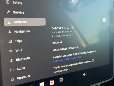 Used 2025 Tesla Model Y Long Range AWD/4WD image 19