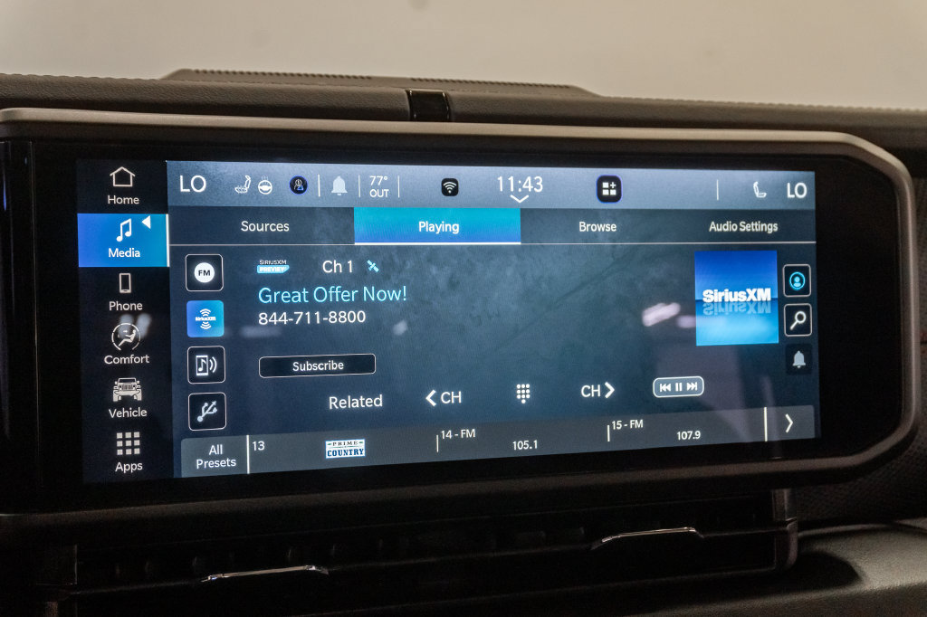 Used 2025 Jeep Gladiator Rubicon w/ Convenience Group AWD/4WD image 19