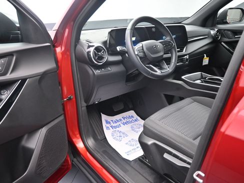 Used 2025 Chevrolet Equinox LT w/ Midnight Edition FWD image 9