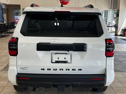 Used 2025 Toyota 4Runner SR5 AWD/4WD image 4