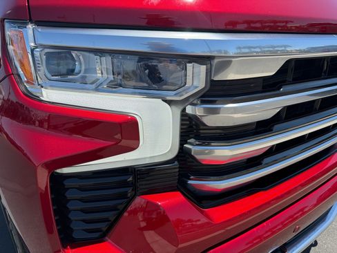 Used 2023 Chevrolet Silverado 1500 High Country w/ High Country Premium Package AWD/4WD image 31
