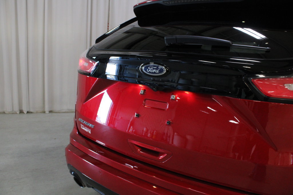 Used 2020 Ford Edge ST-Line w/ Cold Weather Package FWD image 30