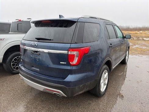 Used 2017 Ford Explorer XLT w/ Equipment Group 202A image 11