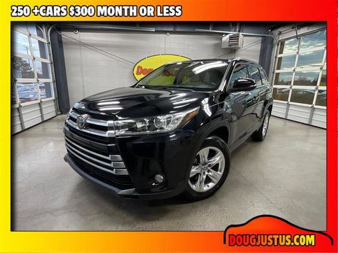 Used 2017 Toyota Highlander Limited image 1