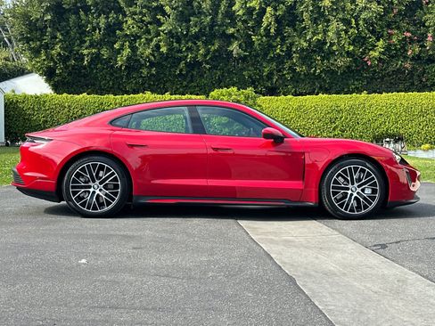 New 2024 Porsche Taycan 4S AWD/4WD image 9