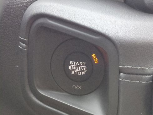 New 2025 Jeep Gladiator Rubicon w/ Steel Bumper Group image 29