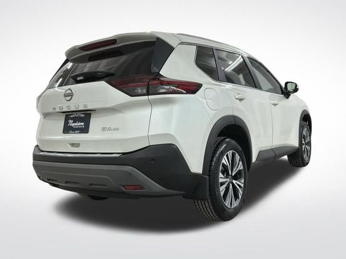Used 2023 Nissan Rogue SV w/ SV Premium B Package image 3