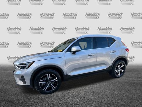 Certified 2025 Volvo XC40 B5 Core image 44