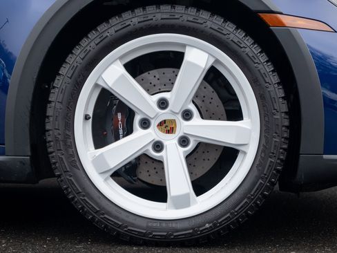 Certified 2024 Porsche 911 Dakar image 15