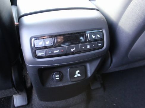 Used 2023 Hyundai Palisade Calligraphy image 30