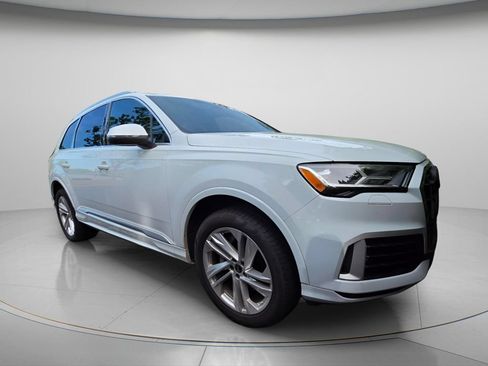 Used 2023 Audi Q7 2.0T Premium w/ Towing Package AWD/4WD image 6