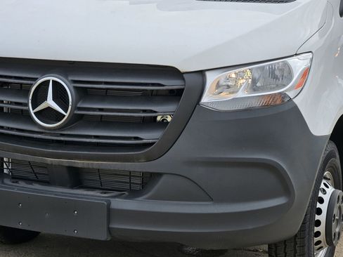 Used 2023 Mercedes-Benz Sprinter 3500 image 7