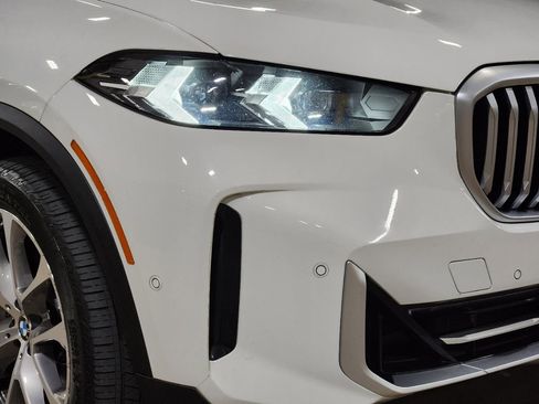 Used 2024 BMW X5 xDrive40i w/ Climate Comfort Package image 13