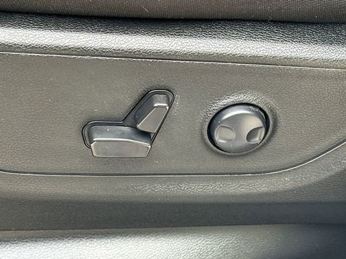 Used 2023 RAM 1500 Big Horn AWD/4WD image 40