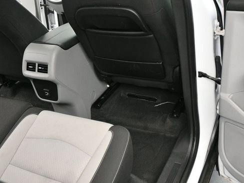 Used 2024 GMC Terrain SLE image 18