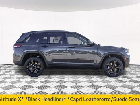 New 2025 Jeep Grand Cherokee Altitude image 12