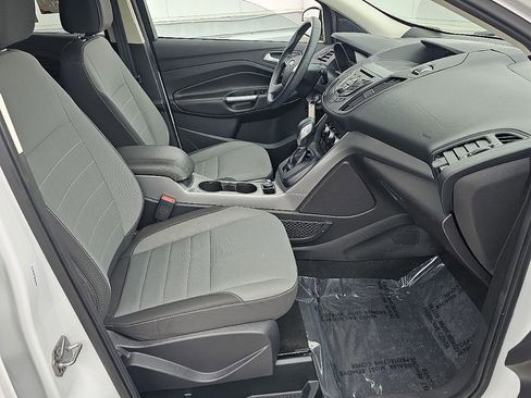 Used 2016 Ford Escape SE FWD image 18