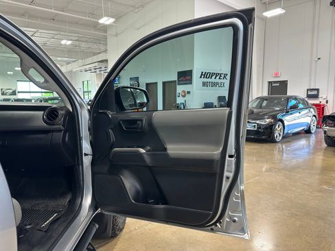 Used 2022 Toyota Tacoma SR5 image 36