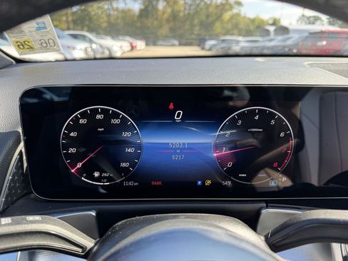 Certified 2025 Mercedes-Benz GLB 250 image 9