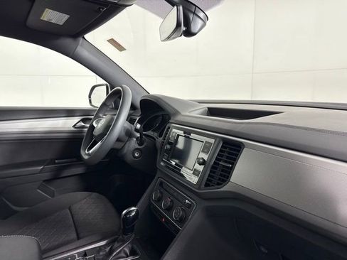 Used 2020 Volkswagen Atlas Cross Sport S image 32
