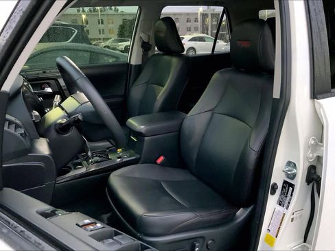 Used 2022 Toyota 4Runner TRD Off-Road Premium image 8