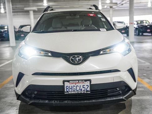 Certified 2019 Toyota C-HR XLE image 2