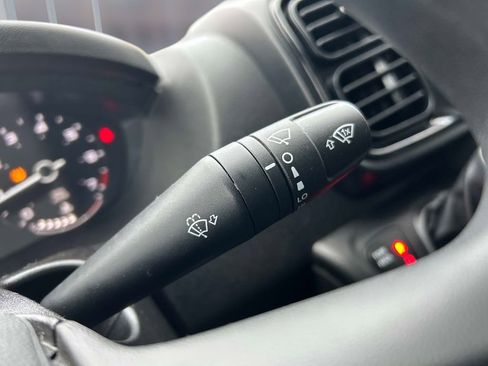 Used 2025 RAM ProMaster 2500 w/ Convenience Group image 23