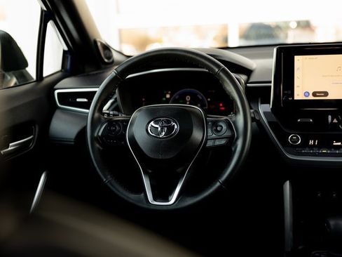 Used 2024 Toyota Corolla Cross XSE w/ Convenience Package image 14