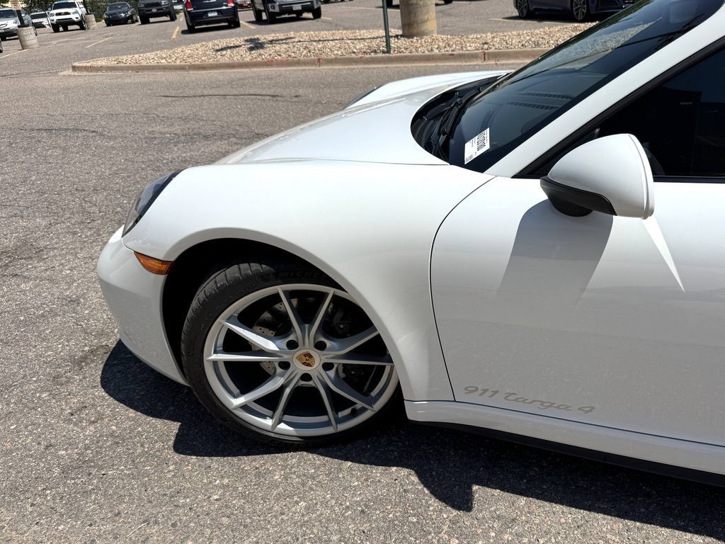 Used 2019 Porsche 911 Targa 4 AWD/4WD image 19
