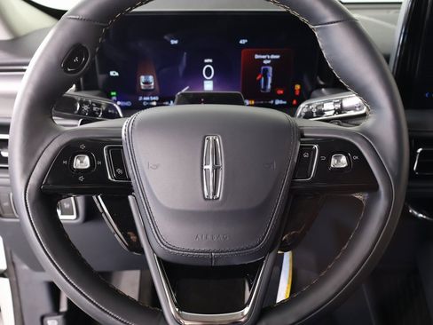 New 2026 Lincoln Aviator AWD w/ Jet Appearance Package image 3