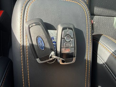 Used 2025 Ford Maverick Tremor AWD/4WD image 24