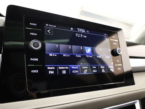 New 2026 Volkswagen Taos SE image 16