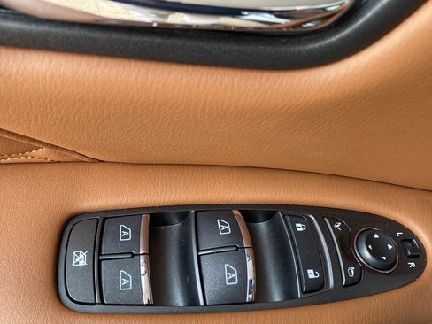 Used 2024 INFINITI QX80 Sensory image 27