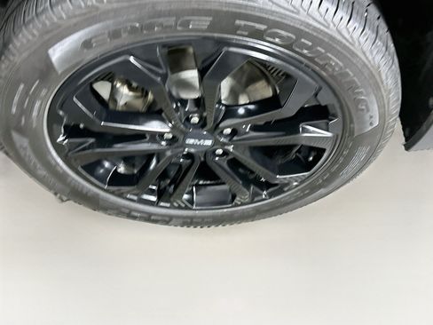Used 2020 GMC Terrain SLE w/ Driver Convenience Package FWD image 11