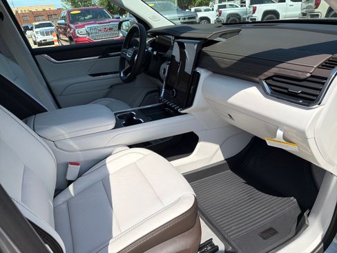 New 2026 GMC Acadia Denali w/ Super Cruise Package FWD image 13